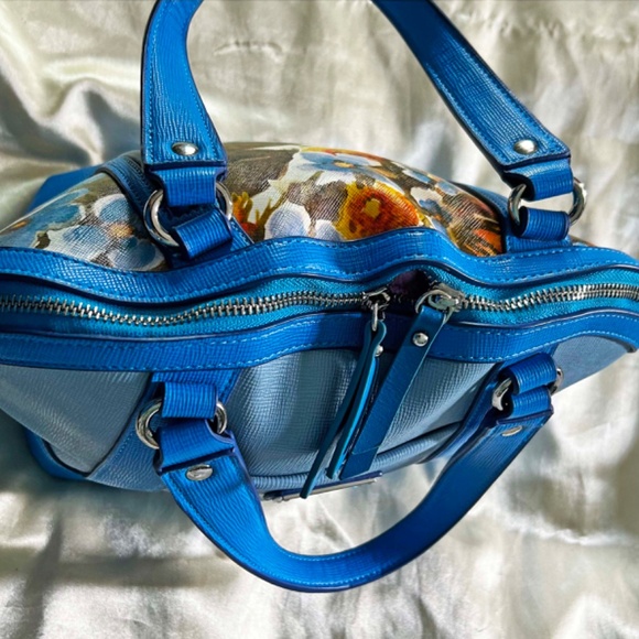 SATCHEL, LEATHER, BLUE WITH MULTICOLOUR FLORAL, TOP DOUBLE ZIP CLOSURE, TWO - Picture 5 of 16